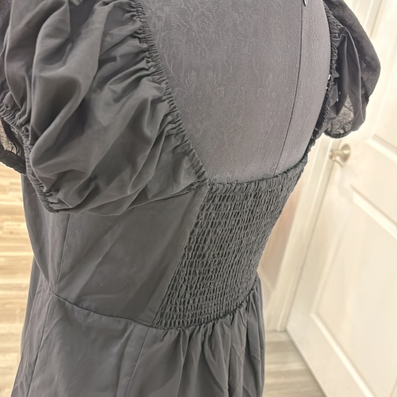 White Birch boho dress. Smock back creates a great fit. Button front & lace. - Picture 4 of 5